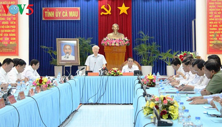 Генсек ЦК КПВ: Провинция Камау должна активно развивать морскую экономику и лесное хозяйство